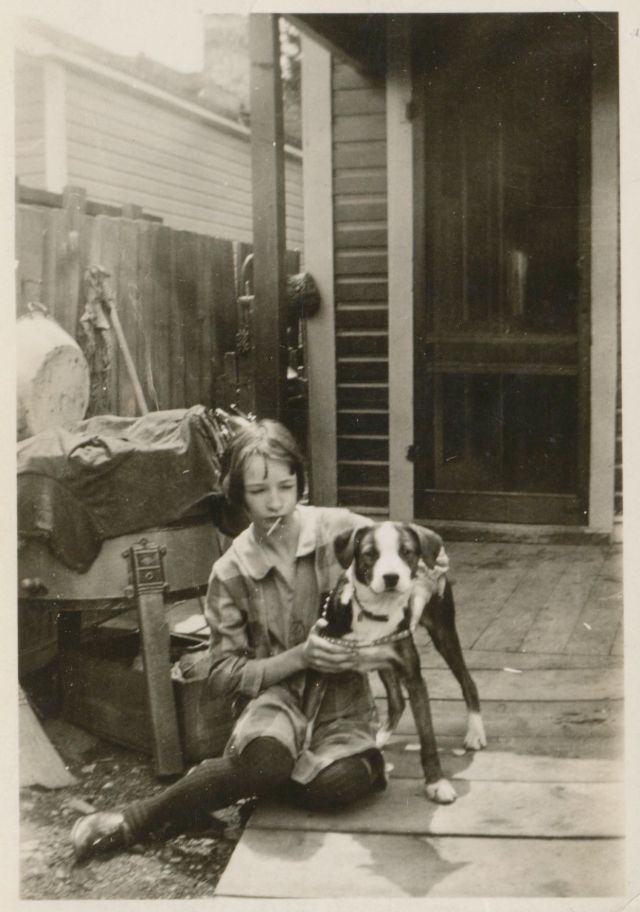 26 délicieux clichés vintage de l'amitié entre des enfants et des animaux 26 delicieux cliches vintage de l amitie entre des enfants et des animaux 6 chien 26-delicieux-cliches-vintage-de-l-amitie-entre-des-enfants-et-des-animaux-6-chien