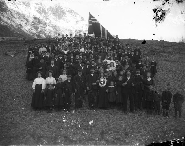 30 photos de mariages norvégiens du début du 20ème siècle 30 photos de mariages norvegiens du debut du 20eme siecle 6 30-photos-de-mariages-norvegiens-du-debut-du-20eme-siecle-6