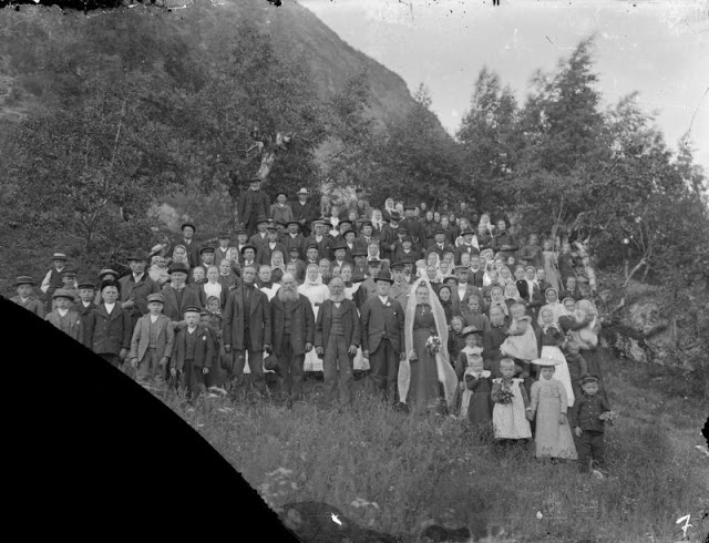 30 photos de mariages norvégiens du début du 20ème siècle 30 photos de mariages norvegiens du debut du 20eme siecle 7 30-photos-de-mariages-norvegiens-du-debut-du-20eme-siecle-7