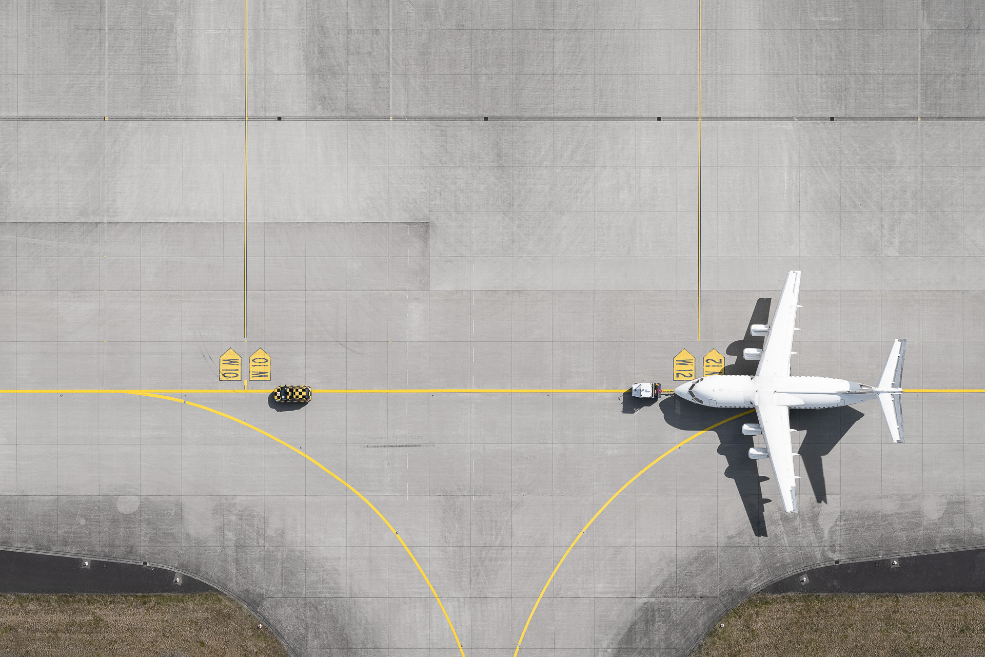 Airports - les magnifiques agencements géométriques des aéroports vus du ciel par Tom Hegen Airports les magnifiques agencements geometriques des aeroports vus du ciel par Tom Hegen 12 Airports-les-magnifiques-agencements-geometriques-des-aeroports-vus-du-ciel-par-Tom-Hegen-12