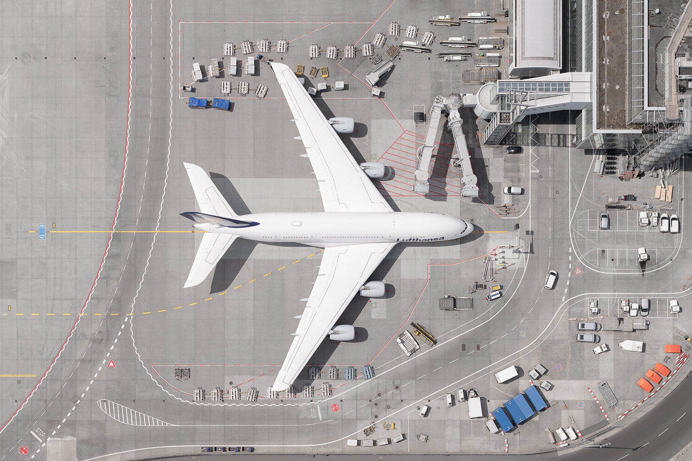 Airports - les magnifiques agencements géométriques des aéroports vus du ciel par Tom Hegen Airports les magnifiques agencements geometriques des aeroports vus du ciel par Tom Hegen 14 Airports-les-magnifiques-agencements-geometriques-des-aeroports-vus-du-ciel-par-Tom-Hegen-14