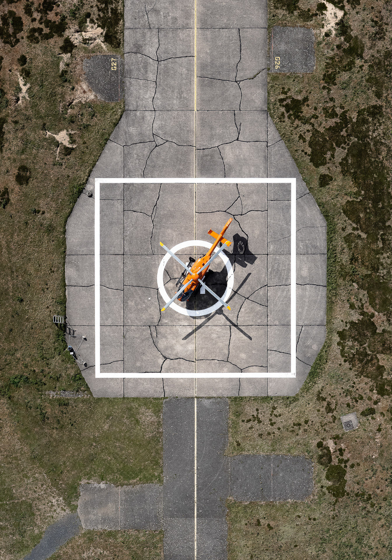Airports - les magnifiques agencements géométriques des aéroports vus du ciel par Tom Hegen Airports les magnifiques agencements geometriques des aeroports vus du ciel par Tom Hegen 16 Airports-les-magnifiques-agencements-geometriques-des-aeroports-vus-du-ciel-par-Tom-Hegen-16