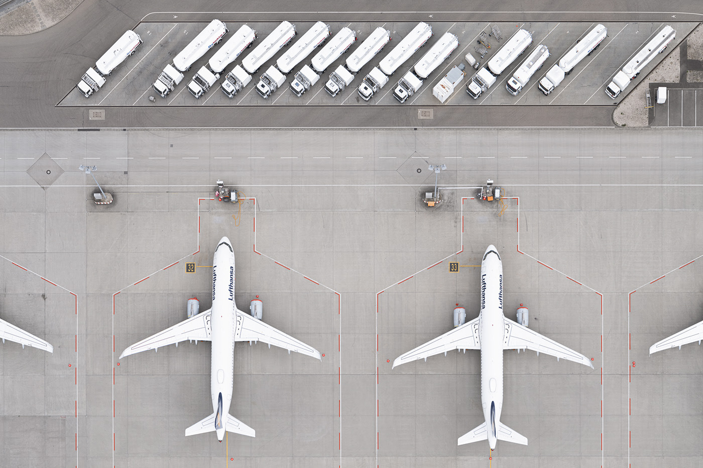 Airports - les magnifiques agencements géométriques des aéroports vus du ciel par Tom Hegen Airports les magnifiques agencements geometriques des aeroports vus du ciel par Tom Hegen 18 Airports-les-magnifiques-agencements-geometriques-des-aeroports-vus-du-ciel-par-Tom-Hegen-18
