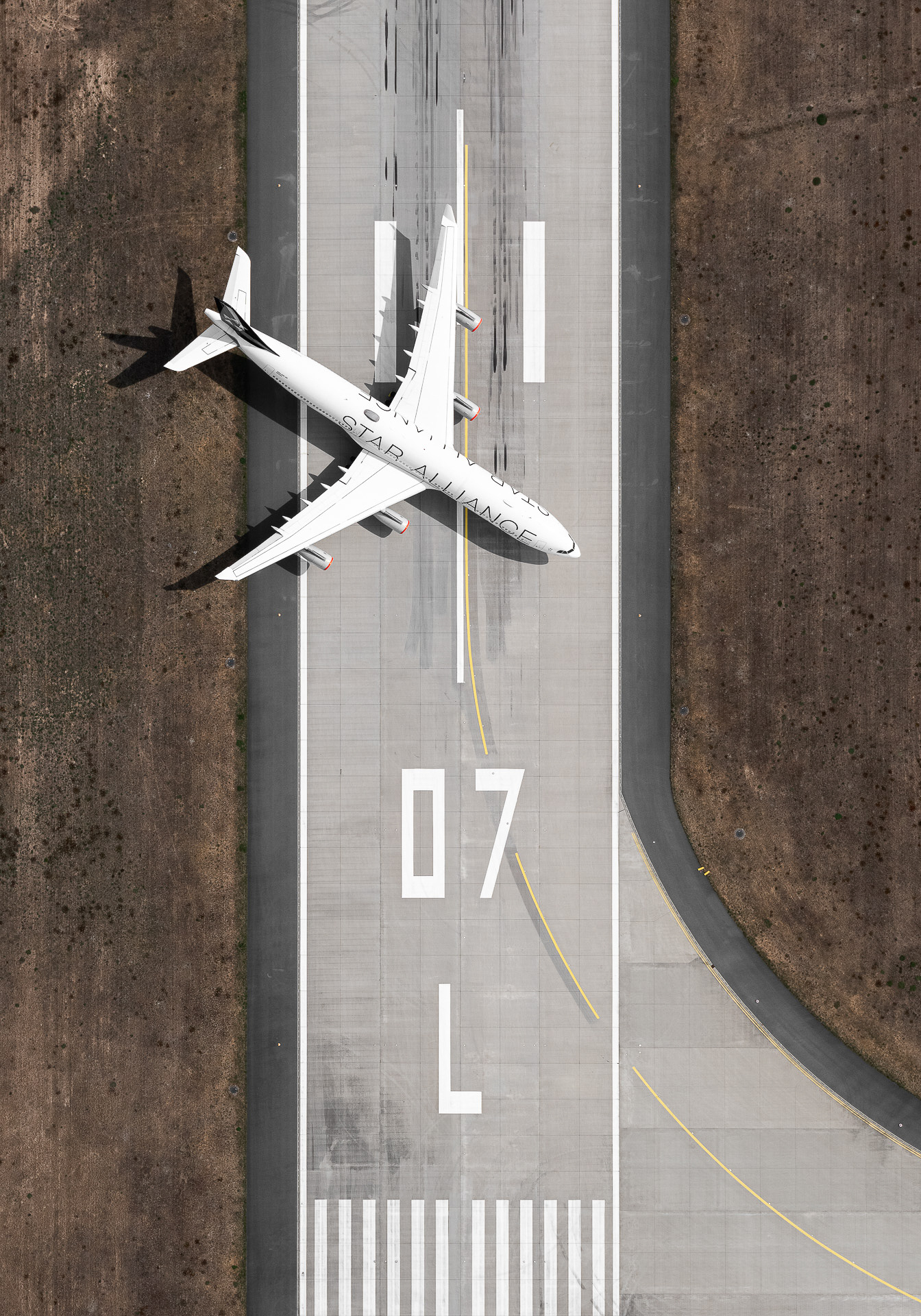 Airports - les magnifiques agencements géométriques des aéroports vus du ciel par Tom Hegen Airports les magnifiques agencements geometriques des aeroports vus du ciel par Tom Hegen 6 Airports-les-magnifiques-agencements-geometriques-des-aeroports-vus-du-ciel-par-Tom-Hegen-6