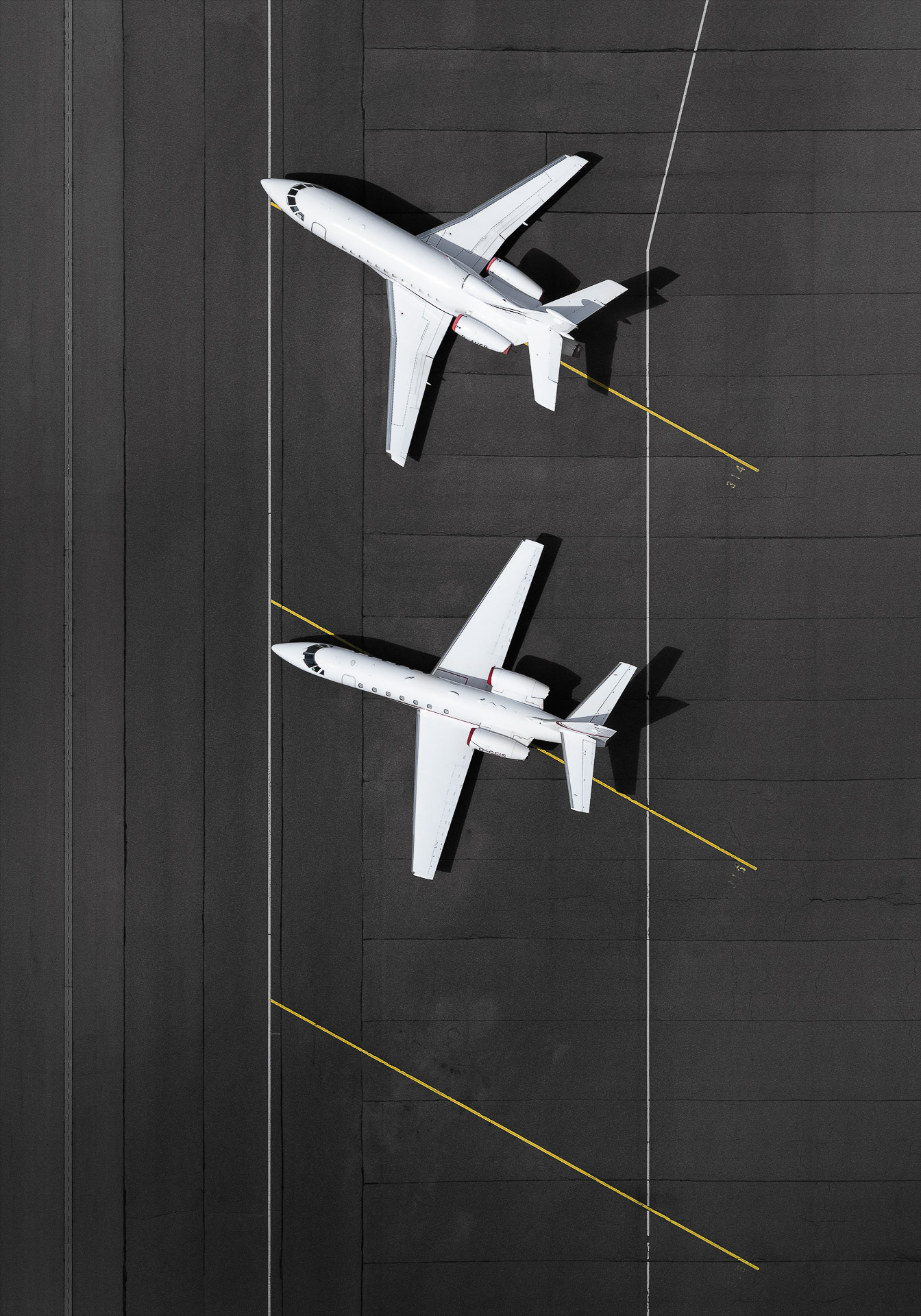 Airports - les magnifiques agencements géométriques des aéroports vus du ciel par Tom Hegen Airports les magnifiques agencements geometriques des aeroports vus du ciel par Tom Hegen 7 Airports-les-magnifiques-agencements-geometriques-des-aeroports-vus-du-ciel-par-Tom-Hegen-7