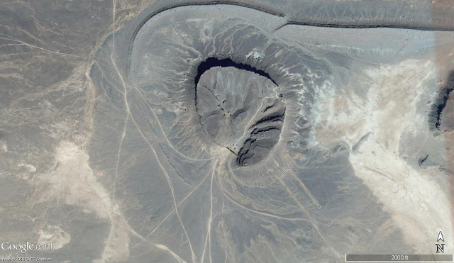 Gara Medouar - le cratère de Spectre Gara Medouar Jebel Mudawwa maroc le cratere de Spectre 6 Gara-Medouar-Jebel-Mudawwa-maroc-le-cratere-de-Spectre-6