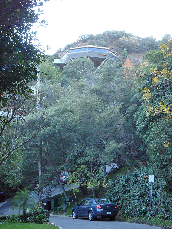La Chemosphere, une des maisons les plus excentriques de Californie La Chemosphere une des maisons les plus excentriques de Californie 4 La-Chemosphere-une-des-maisons-les-plus-excentriques-de-Californie-4