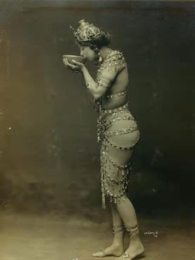 Quelques clichés d'époque de Ruth Saint Denis dans Radha en 1906 Quelques cliches d epoque de Ruth Saint Denis dans Radha en 1906 6 Quelques-cliches-d-epoque-de-Ruth-Saint-Denis-dans-Radha-en-1906-6