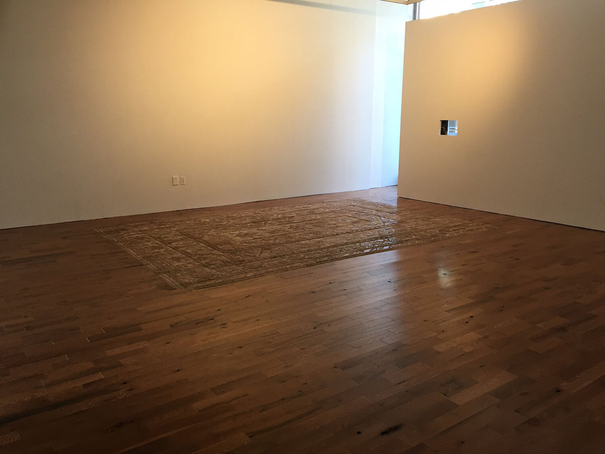 Un incroyable tapis sculpté dans le parquet par Selva Aparicio Un incroyable tapis sculpte dans le parquet par Selva Aparicio 2 Un-incroyable-tapis-sculpte-dans-le-parquet-par-Selva-Aparicio-2