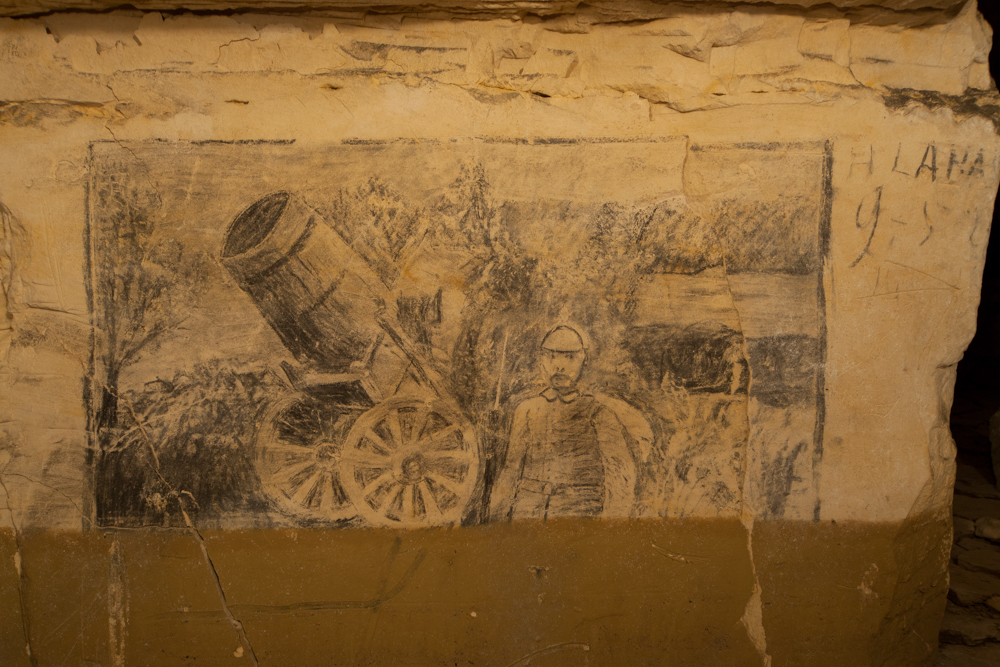 Urbex - visite d'une grotte secrète ornée de dessins et de sculptures de 400 ans par Stefaan Beernaert Urbex visite d une grotte secrete ornee de dessins et de sculptures de 400 ans par Stefaan Beernaert 12 Urbex-visite-d-une-grotte-secrete-ornee-de-dessins-et-de-sculptures-de-400-ans-par-Stefaan-Beernaert-12