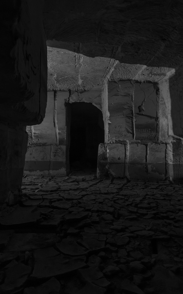 Urbex - visite d'une grotte secrète ornée de dessins et de sculptures de 400 ans par Stefaan Beernaert Urbex visite d une grotte secrete ornee de dessins et de sculptures de 400 ans par Stefaan Beernaert 15 Urbex-visite-d-une-grotte-secrete-ornee-de-dessins-et-de-sculptures-de-400-ans-par-Stefaan-Beernaert-15