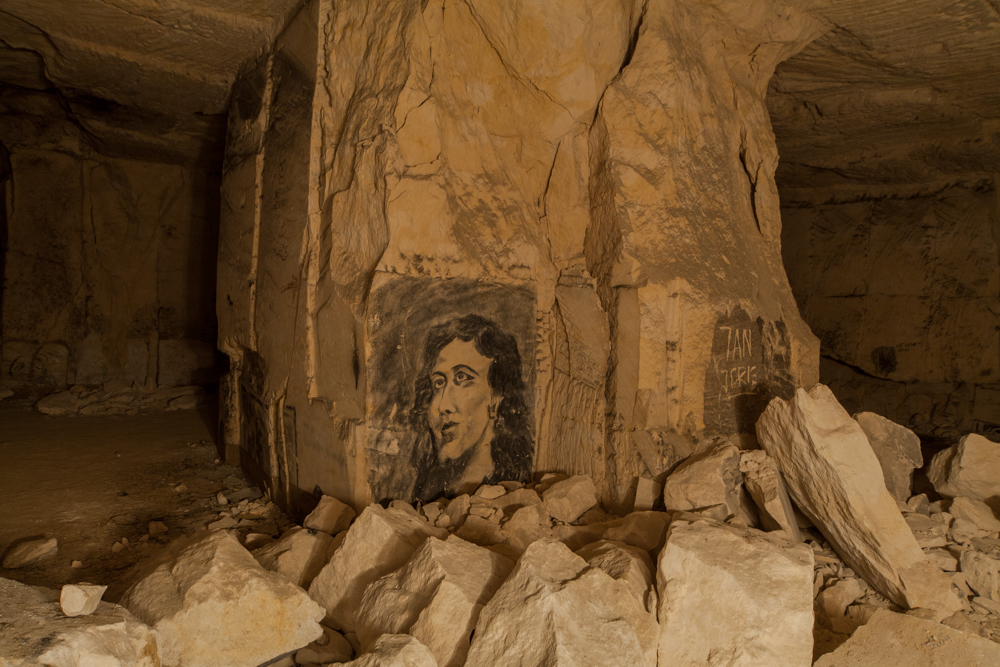 Urbex - visite d'une grotte secrète ornée de dessins et de sculptures de 400 ans par Stefaan Beernaert Urbex visite d une grotte secrete ornee de dessins et de sculptures de 400 ans par Stefaan Beernaert 21 Urbex-visite-d-une-grotte-secrete-ornee-de-dessins-et-de-sculptures-de-400-ans-par-Stefaan-Beernaert-21