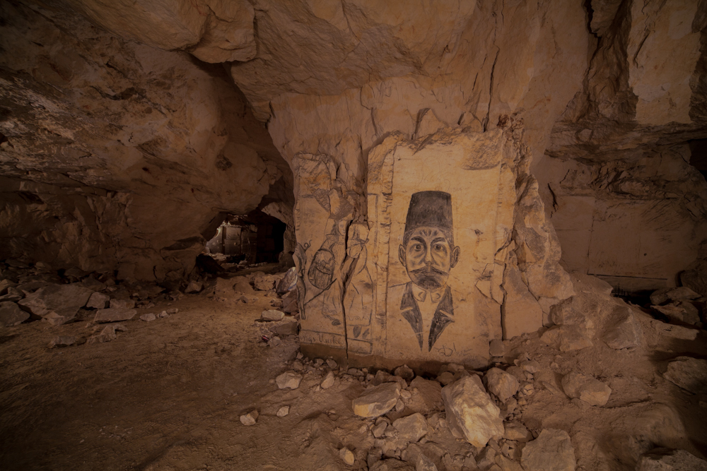 Urbex - visite d'une grotte secrète ornée de dessins et de sculptures de 400 ans par Stefaan Beernaert Urbex visite d une grotte secrete ornee de dessins et de sculptures de 400 ans par Stefaan Beernaert 26 Urbex-visite-d-une-grotte-secrete-ornee-de-dessins-et-de-sculptures-de-400-ans-par-Stefaan-Beernaert-26
