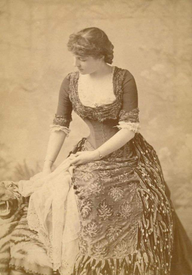 40 photos glamours vintage de Lillie Langtry à la fin du 19eme siècle 40 photos glamours vintage de Lillie Langtry a la fin du 19eme siecle 12 40-photos-glamours-vintage-de-Lillie-Langtry-a-la-fin-du-19eme-siecle-12