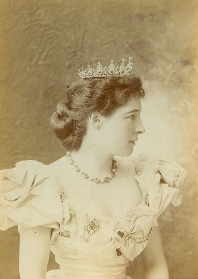 40 photos glamours vintage de Lillie Langtry à la fin du 19eme siècle 40 photos glamours vintage de Lillie Langtry a la fin du 19eme siecle 19 40-photos-glamours-vintage-de-Lillie-Langtry-a-la-fin-du-19eme-siecle-19