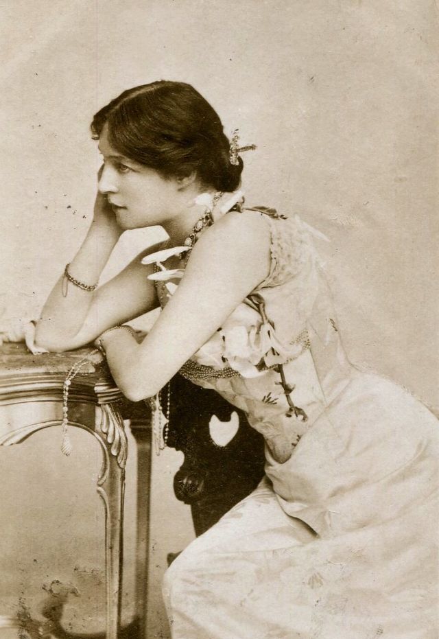 40 photos glamours vintage de Lillie Langtry à la fin du 19eme siècle 40 photos glamours vintage de Lillie Langtry a la fin du 19eme siecle 26 40-photos-glamours-vintage-de-Lillie-Langtry-a-la-fin-du-19eme-siecle-26