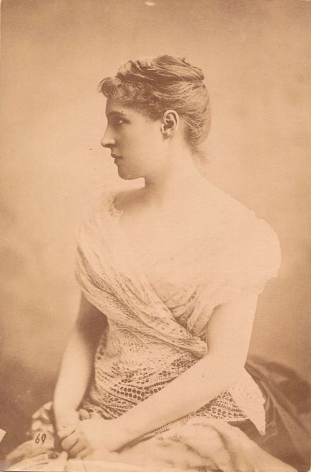 40 photos glamours vintage de Lillie Langtry à la fin du 19eme siècle 40 photos glamours vintage de Lillie Langtry a la fin du 19eme siecle 29 40-photos-glamours-vintage-de-Lillie-Langtry-a-la-fin-du-19eme-siecle-29