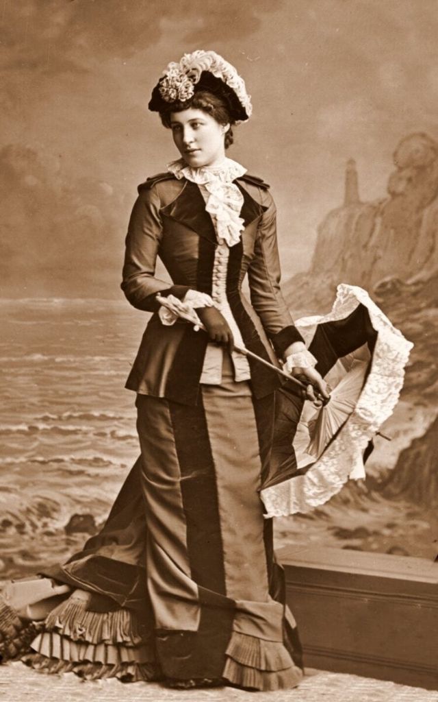 40 photos glamours vintage de Lillie Langtry à la fin du 19eme siècle 40 photos glamours vintage de Lillie Langtry a la fin du 19eme siecle 31 40-photos-glamours-vintage-de-Lillie-Langtry-a-la-fin-du-19eme-siecle-31