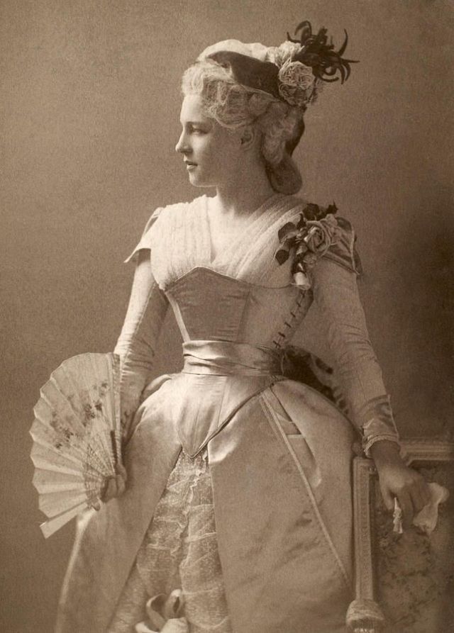 40 photos glamours vintage de Lillie Langtry à la fin du 19eme siècle 40 photos glamours vintage de Lillie Langtry a la fin du 19eme siecle 6 40-photos-glamours-vintage-de-Lillie-Langtry-a-la-fin-du-19eme-siecle-6