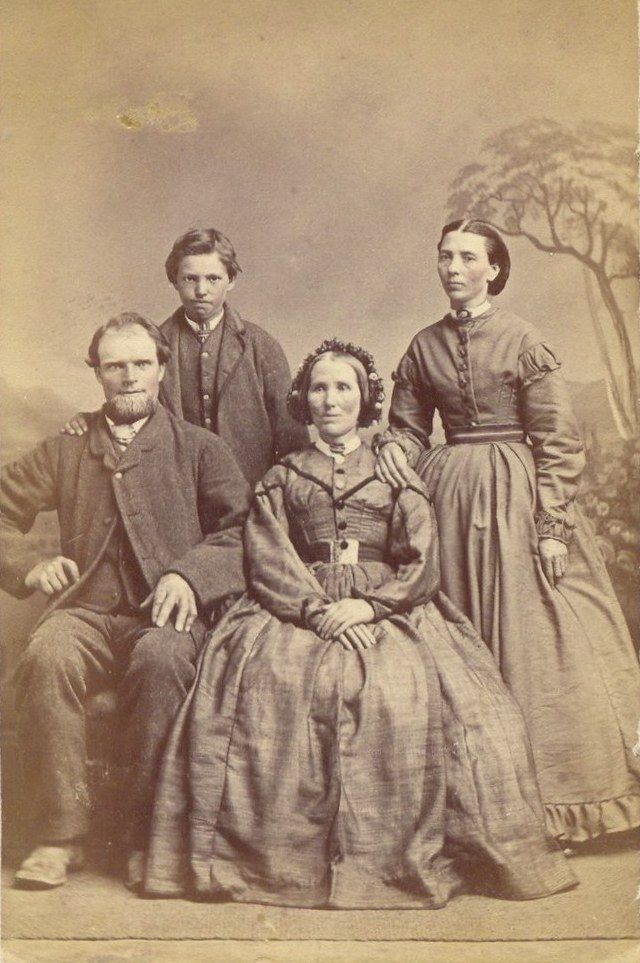 40 portraits de famille du milieu du 19ème siècle 40 portraits de famille du milieu du 19eme siecle 13 40-portraits-de-famille-du-milieu-du-19eme-siecle-13