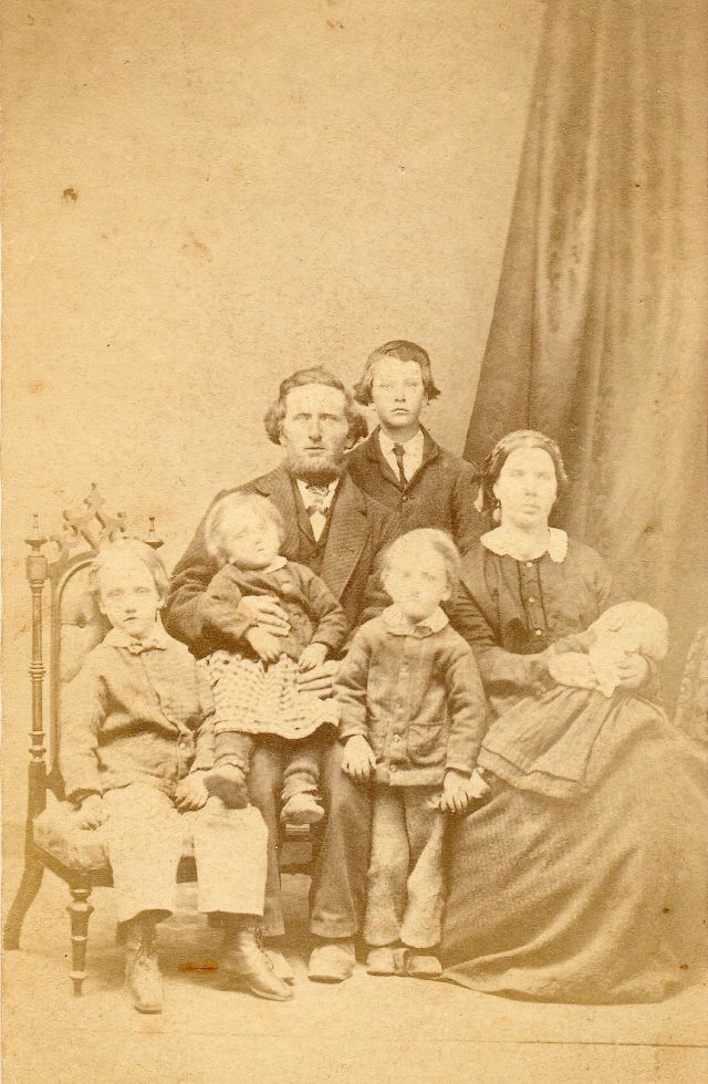 40 portraits de famille du milieu du 19ème siècle 40 portraits de famille du milieu du 19eme siecle 17 40-portraits-de-famille-du-milieu-du-19eme-siecle-17