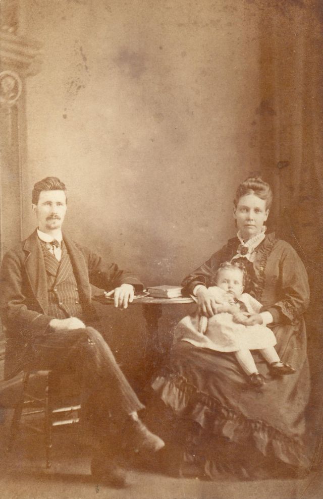 40 portraits de famille du milieu du 19ème siècle 40 portraits de famille du milieu du 19eme siecle 18 40-portraits-de-famille-du-milieu-du-19eme-siecle-18