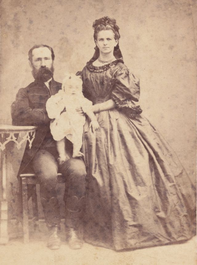 40 portraits de famille du milieu du 19ème siècle 40 portraits de famille du milieu du 19eme siecle 29 40-portraits-de-famille-du-milieu-du-19eme-siecle-29