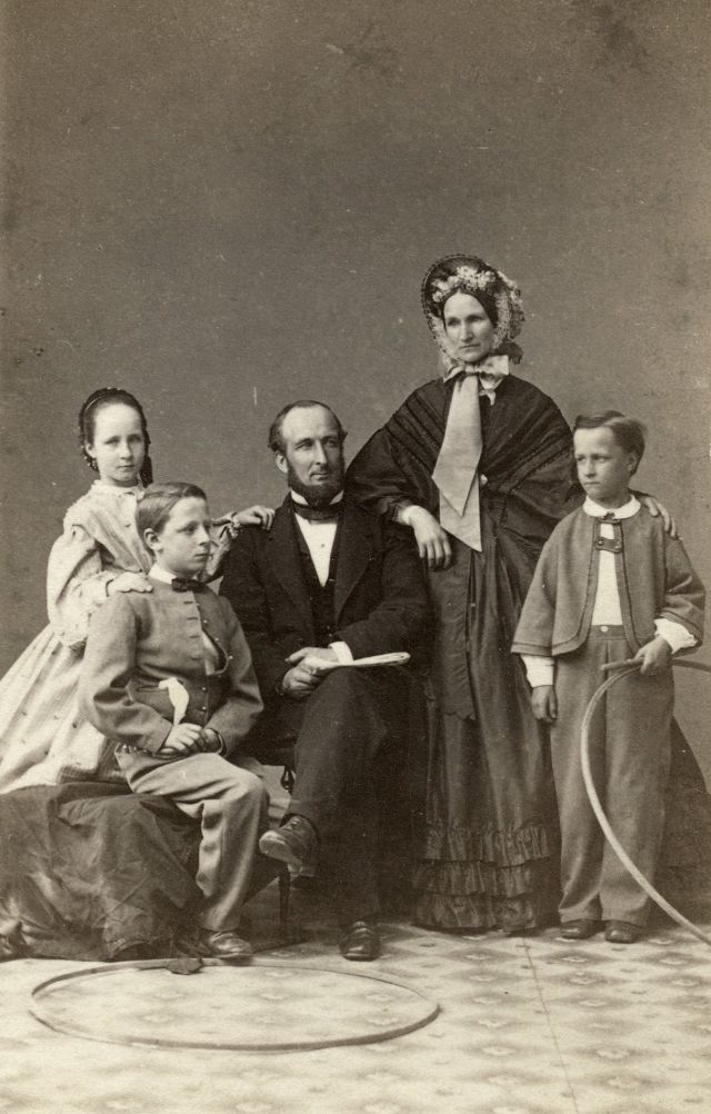 40 portraits de famille du milieu du 19ème siècle 40 portraits de famille du milieu du 19eme siecle 37 40-portraits-de-famille-du-milieu-du-19eme-siecle-37