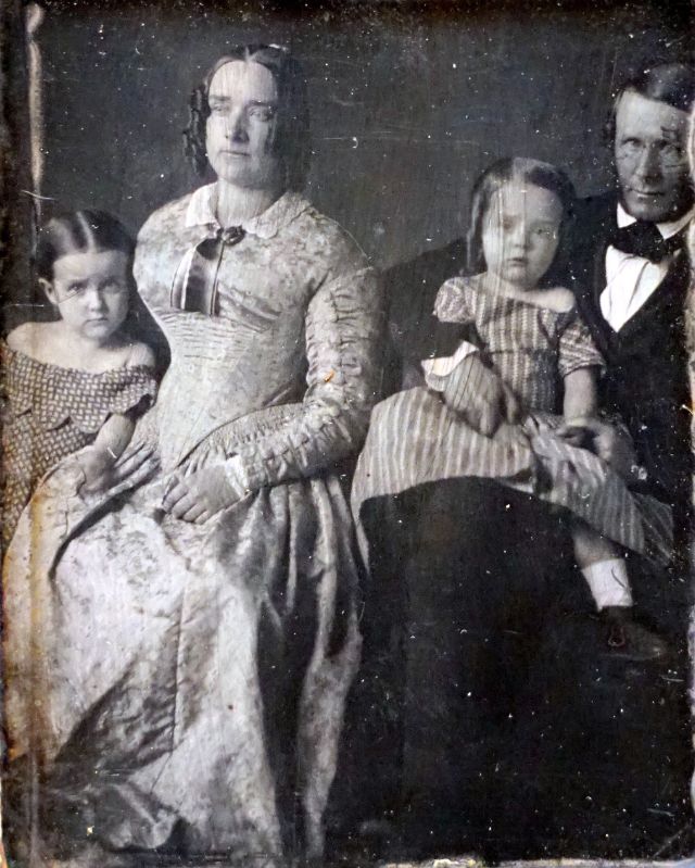 40 portraits de famille du milieu du 19ème siècle 40 portraits de famille du milieu du 19eme siecle 38 40-portraits-de-famille-du-milieu-du-19eme-siecle-38