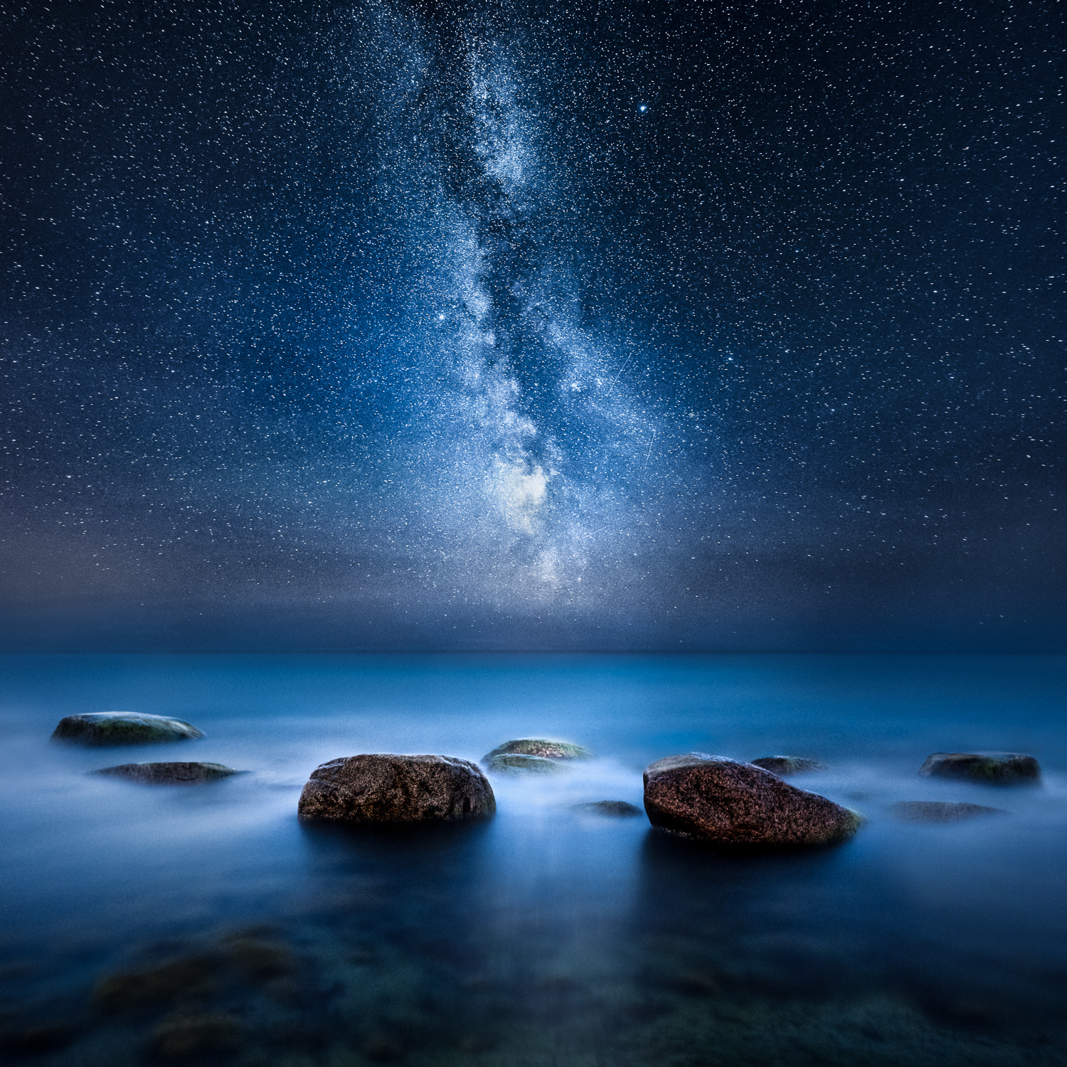 Invisible by Day - Lune, etoiles et voie lactée par Mikko Lagerstedt Invisible by Day Lune etoiles et voie lactee par Mikko Lagerstedt 1 Invisible-by-Day-Lune-etoiles-et-voie-lactee-par-Mikko-Lagerstedt-1