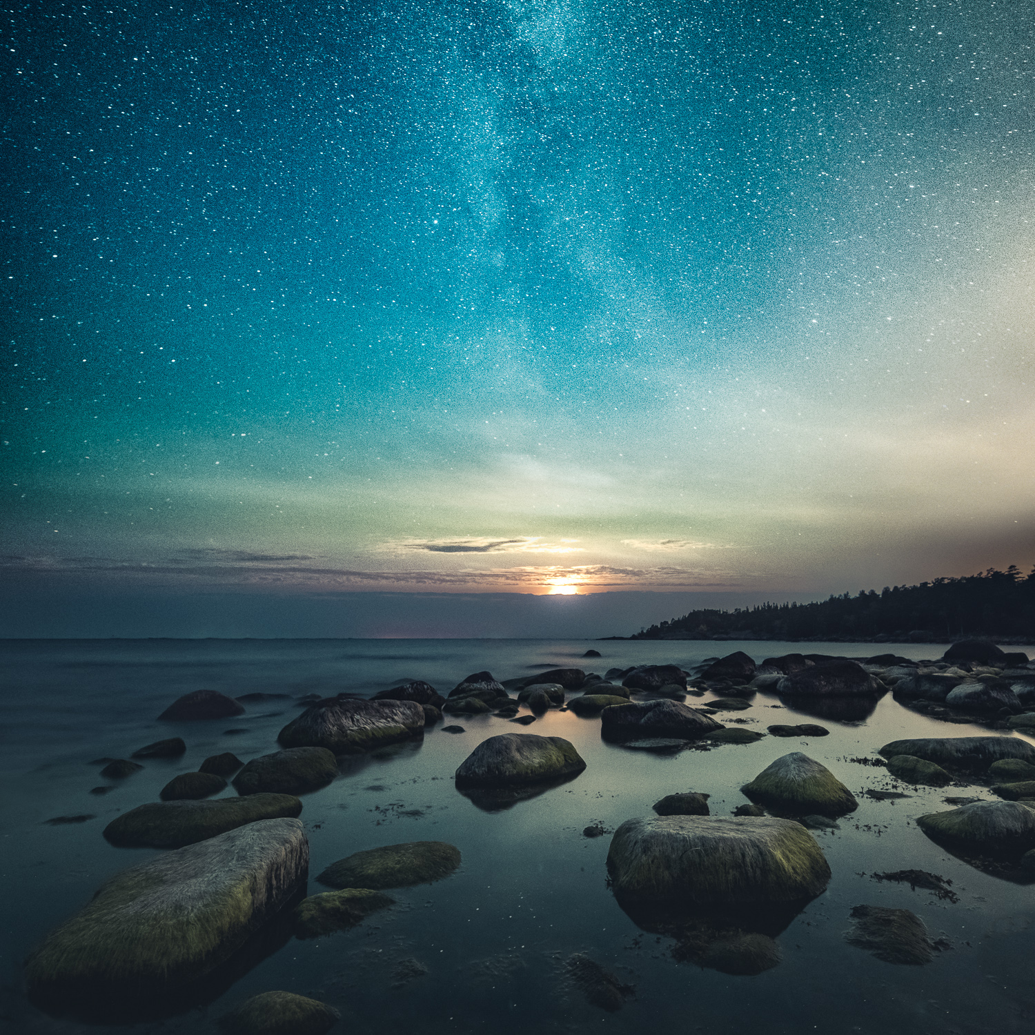 Invisible by Day - Lune, etoiles et voie lactée par Mikko Lagerstedt Invisible by Day Lune etoiles et voie lactee par Mikko Lagerstedt 4 Invisible-by-Day-Lune-etoiles-et-voie-lactee-par-Mikko-Lagerstedt-4