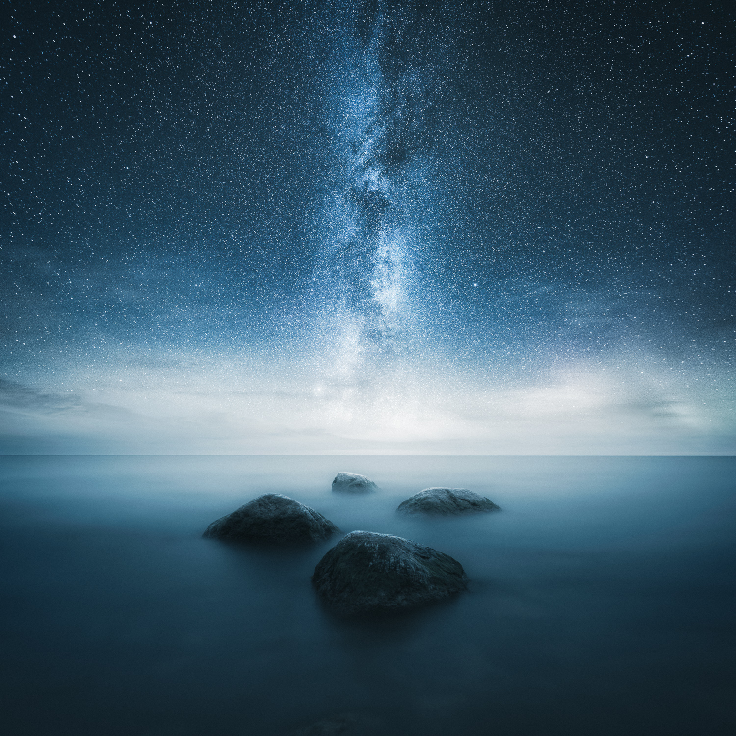 Invisible by Day - Lune, etoiles et voie lactée par Mikko Lagerstedt Invisible by Day Lune etoiles et voie lactee par Mikko Lagerstedt 5 Invisible-by-Day-Lune-etoiles-et-voie-lactee-par-Mikko-Lagerstedt-5