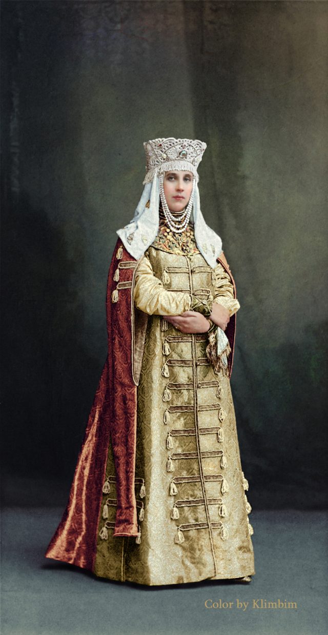 Le dernier bal des Romanov en 1903... en couleurs Le dernier bal des Romanov en 1903 en couleurs 14 Comtesse Elisabeth Moussine Pouchkine Le-dernier-bal-des-Romanov-en-1903-en-couleurs-14-Comtesse-Elisabeth-Moussine-Pouchkine