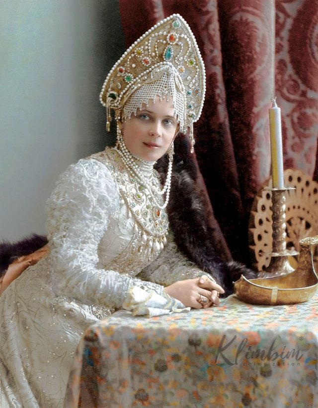 Le dernier bal des Romanov en 1903... en couleurs Le dernier bal des Romanov en 1903 en couleurs 16 Youssoupow Le-dernier-bal-des-Romanov-en-1903-en-couleurs-16-Youssoupow