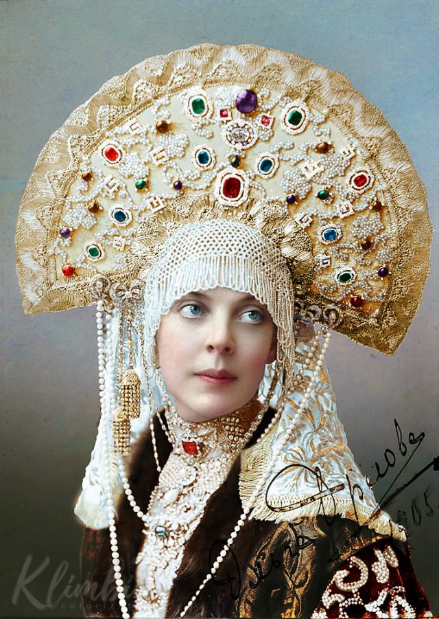 Le dernier bal des Romanov en 1903... en couleurs Le dernier bal des Romanov en 1903 en couleurs 2 princesse olga orlova Le-dernier-bal-des-Romanov-en-1903-en-couleurs-2-princesse-olga-orlova