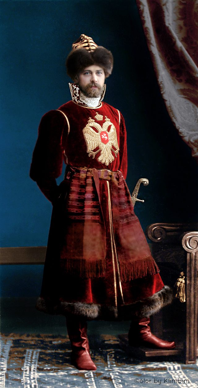 Le dernier bal des Romanov en 1903... en couleurs Le dernier bal des Romanov en 1903 en couleurs 23 Prince Dmitri Galitzine 1 Le-dernier-bal-des-Romanov-en-1903-en-couleurs-23-Prince-Dmitri-Galitzine