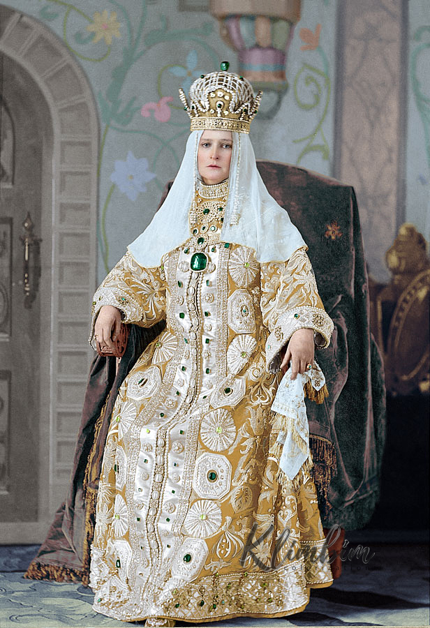 Le dernier bal des Romanov en 1903... en couleurs Le dernier bal des Romanov en 1903 en couleurs 4 Alexandra Feodorovna Alexandra Feodorovna, Costume Ball 1903 | Александра