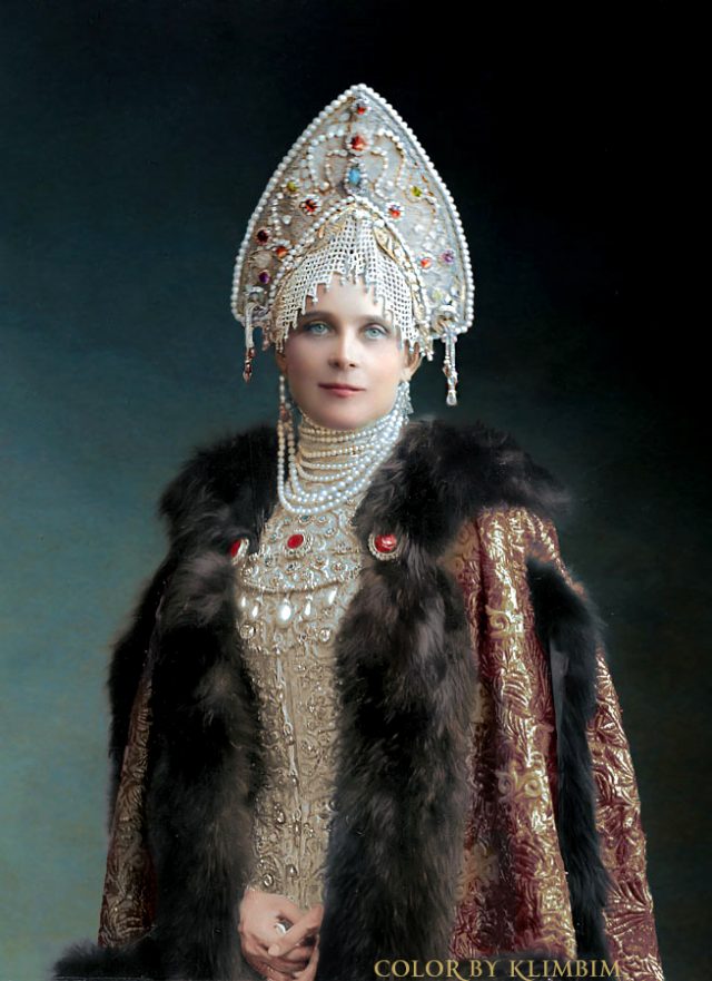 Le dernier bal des Romanov en 1903... en couleurs Le dernier bal des Romanov en 1903 en couleurs 5 Zinaida Yusupova 1 Le-dernier-bal-des-Romanov-en-1903-en-couleurs-5-Zinaida-Yusupova