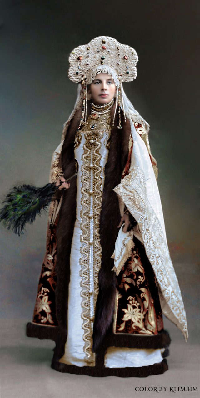 Le dernier bal des Romanov en 1903... en couleurs Le dernier bal des Romanov en 1903 en couleurs 7Comtesse Fersen Le-dernier-bal-des-Romanov-en-1903-en-couleurs-7Comtesse-Fersen