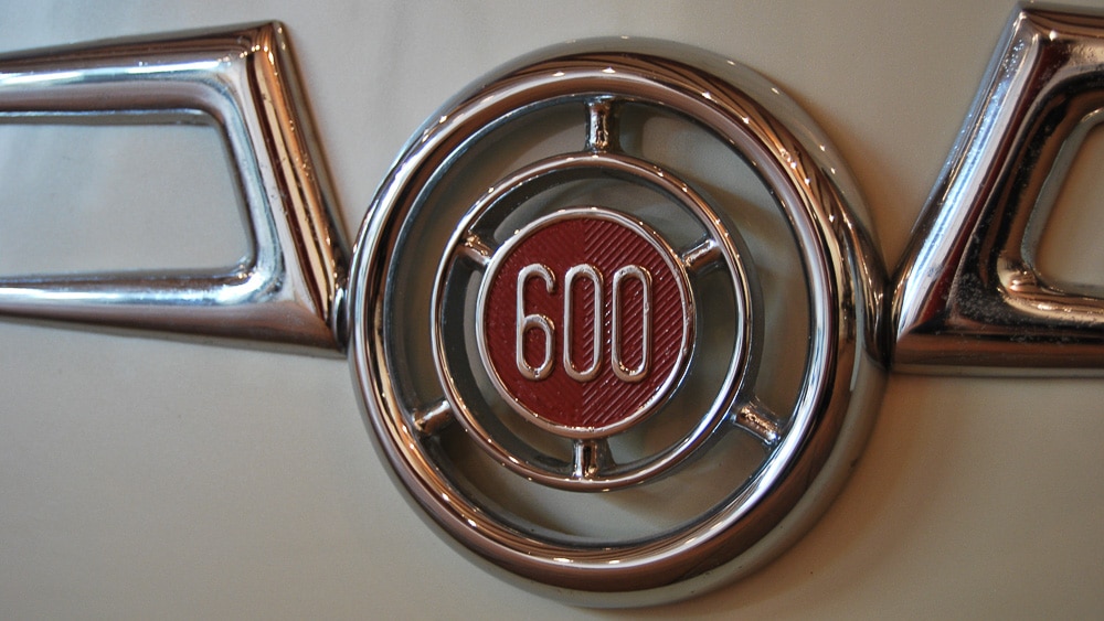 Le sofa 600 - un canapé en recyclage d'une Seat 600 Le sofa 600 un canape en recyclage d une Seat 600 7 Le-sofa-600-un-canape-en-recyclage-d-une-Seat-600-7