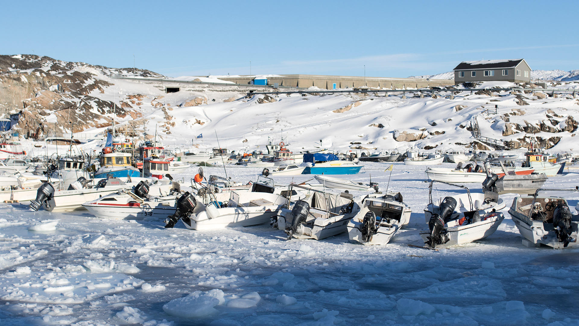 Quelques images de Ilulissat à l'ouest du Groenland par Julien Ratel Quelques images de Ilulissat a l ouest du Groenland par Julien Ratel 2 Quelques-images-de-Ilulissat-a-l-ouest-du-Groenland-par-Julien-Ratel-2