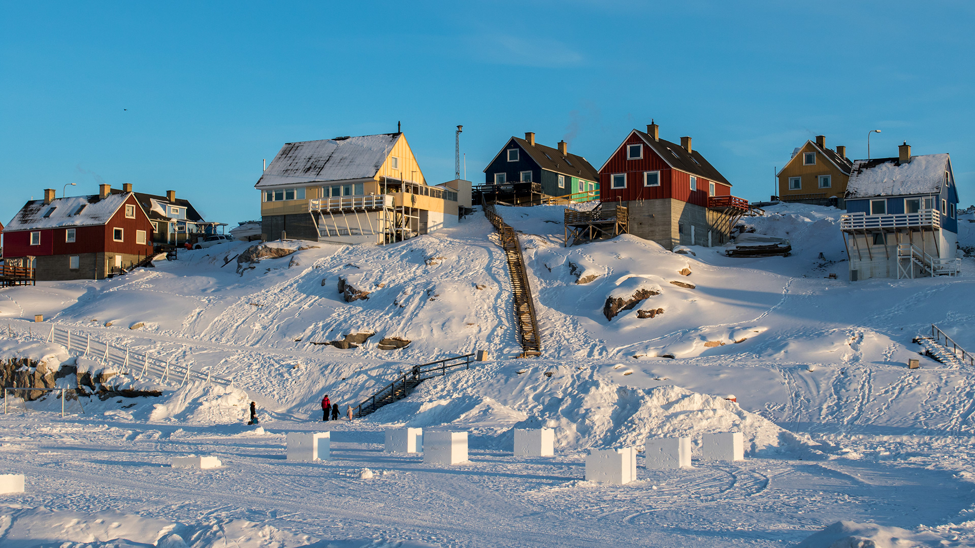 Quelques images de Ilulissat à l'ouest du Groenland par Julien Ratel Quelques images de Ilulissat a l ouest du Groenland par Julien Ratel 8 Quelques-images-de-Ilulissat-a-l-ouest-du-Groenland-par-Julien-Ratel-8