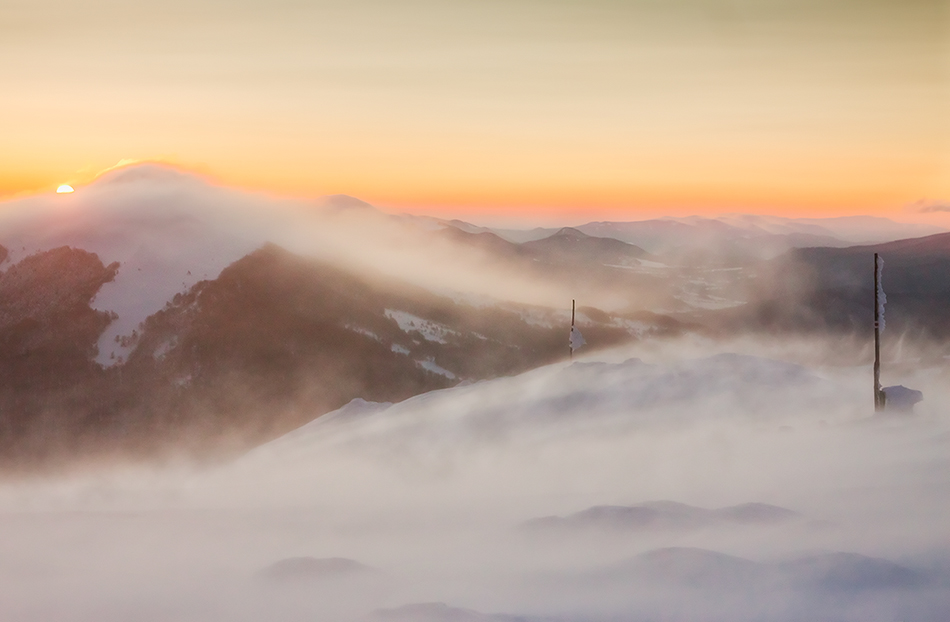 Coup de blizzard sur les Carpates polonaises par Przemyslaw Kruk coup de blizzard sur les Carpates polonaises par Przemyslaw Kruk 3 coup-de-blizzard-sur-les-Carpates-polonaises-par-Przemyslaw-Kruk-3