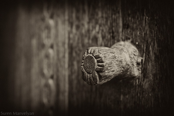 De magnifiques vieilles poignées de portes d'Arménie par Suren Manvelyan de magnifiques vieilles poignees de portes d Armenie par Suren Manvelyan 12 de-magnifiques-vieilles-poignees-de-portes-d-Armenie-par-Suren-Manvelyan-12