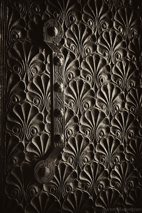 De magnifiques vieilles poignées de portes d'Arménie par Suren Manvelyan de magnifiques vieilles poignees de portes d Armenie par Suren Manvelyan 16 de-magnifiques-vieilles-poignees-de-portes-d-Armenie-par-Suren-Manvelyan-16