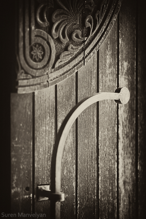 De magnifiques vieilles poignées de portes d'Arménie par Suren Manvelyan de magnifiques vieilles poignees de portes d Armenie par Suren Manvelyan 23 de-magnifiques-vieilles-poignees-de-portes-d-Armenie-par-Suren-Manvelyan-23