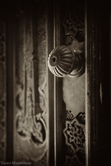 De magnifiques vieilles poignées de portes d'Arménie par Suren Manvelyan de magnifiques vieilles poignees de portes d Armenie par Suren Manvelyan 29 de-magnifiques-vieilles-poignees-de-portes-d-Armenie-par-Suren-Manvelyan-29
