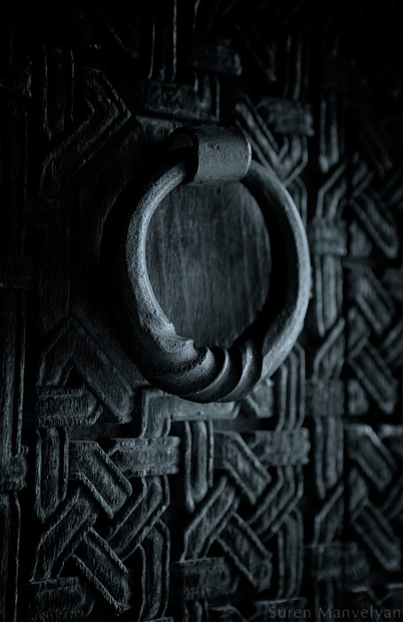 De magnifiques vieilles poignées de portes d'Arménie par Suren Manvelyan de magnifiques vieilles poignees de portes d Armenie par Suren Manvelyan 4 de-magnifiques-vieilles-poignees-de-portes-d-Armenie-par-Suren-Manvelyan-4