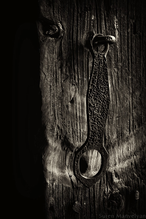 De magnifiques vieilles poignées de portes d'Arménie par Suren Manvelyan de magnifiques vieilles poignees de portes d Armenie par Suren Manvelyan 9 de-magnifiques-vieilles-poignees-de-portes-d-Armenie-par-Suren-Manvelyan-9
