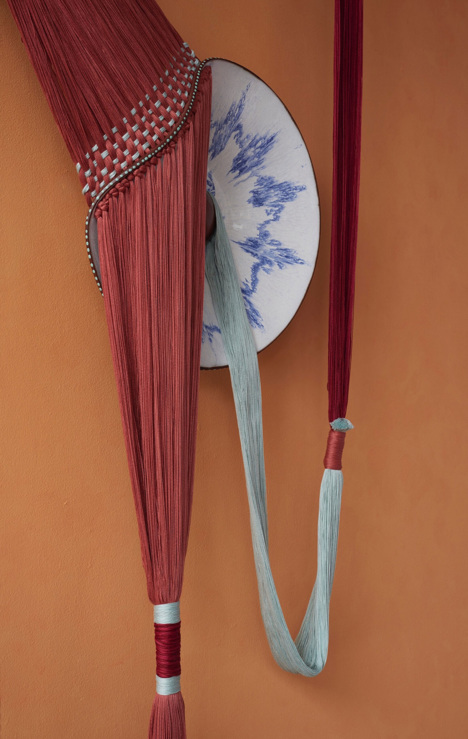 Des céramiques et des fils par Nicole McLaughlin des ceramiques et des fils par Nicole McLaughlin 4 des-ceramiques-et-des-fils-par-Nicole-McLaughlin-4